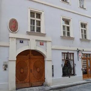 U Cervene Zidle - Red Chair 3*, Prag Tschechische Republik